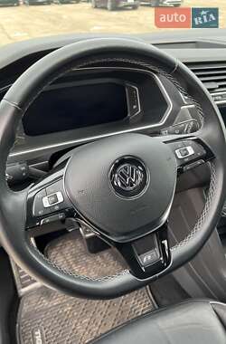 Внедорожник / Кроссовер Volkswagen Tiguan 2020 в 