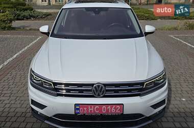 Внедорожник / Кроссовер Volkswagen Tiguan 2018 в 