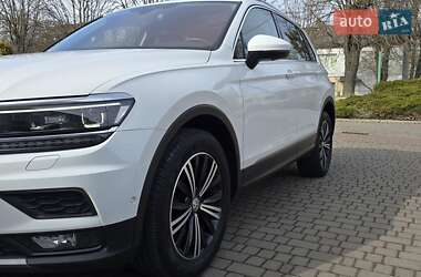 Внедорожник / Кроссовер Volkswagen Tiguan 2018 в 