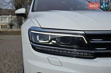 Внедорожник / Кроссовер Volkswagen Tiguan 2018 в 