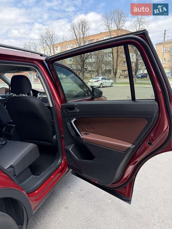 Позашляховик / Кросовер Volkswagen Tiguan 2017 в Черкасах