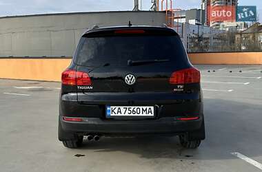Внедорожник / Кроссовер Volkswagen Tiguan 2016 в 