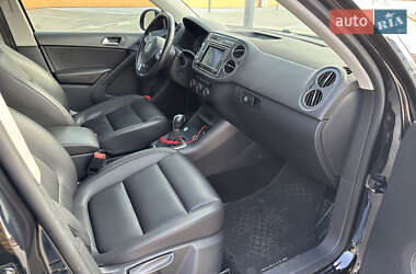 Внедорожник / Кроссовер Volkswagen Tiguan 2016 в 