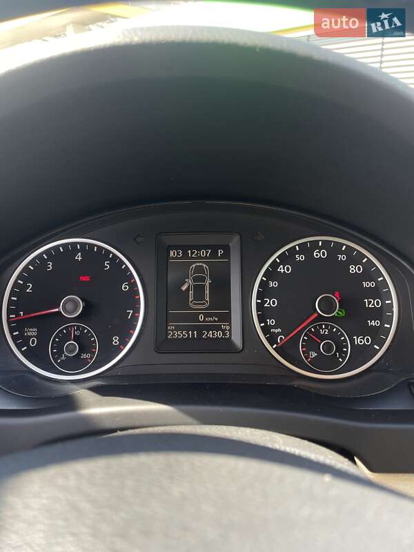 Внедорожник / Кроссовер Volkswagen Tiguan 2011 в Новомосковске фото 9 Внедорожник / Кроссовер Volkswagen Tiguan 2011 в Новомосковске