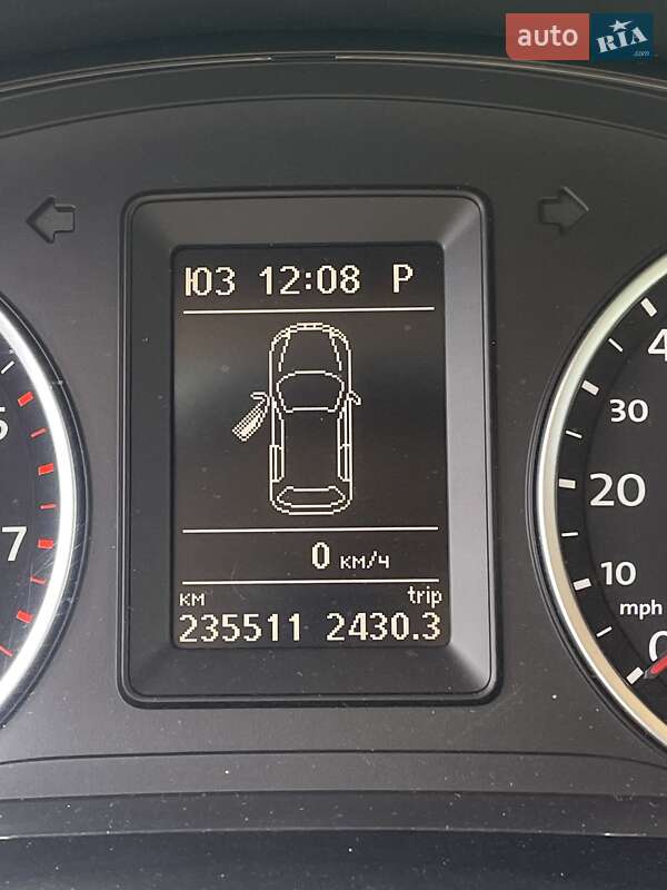 Внедорожник / Кроссовер Volkswagen Tiguan 2011 в Новомосковске фото 10 Внедорожник / Кроссовер Volkswagen Tiguan 2011 в Новомосковске