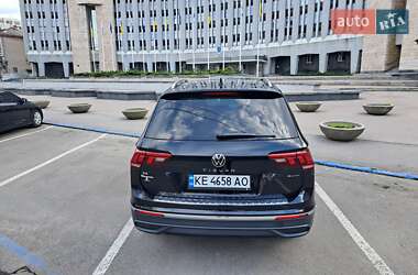 Внедорожник / Кроссовер Volkswagen Tiguan 2023 в 
