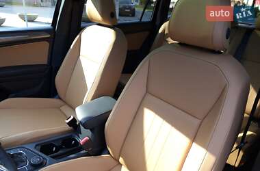 Внедорожник / Кроссовер Volkswagen Tiguan 2023 в 