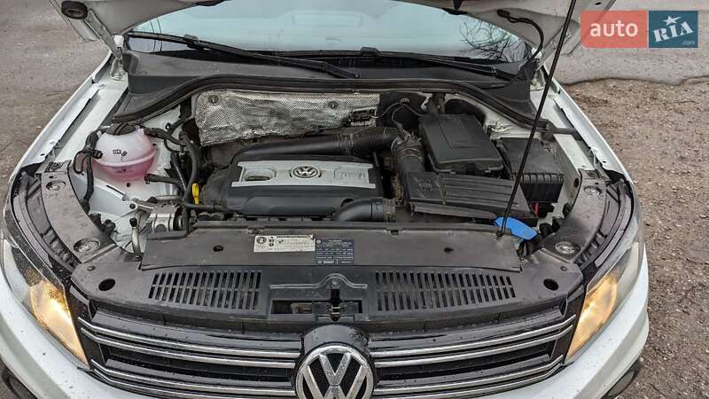 Внедорожник / Кроссовер Volkswagen Tiguan 2016 в Первомайске
