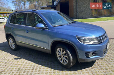 Позашляховик / Кросовер Volkswagen Tiguan 2012 в 