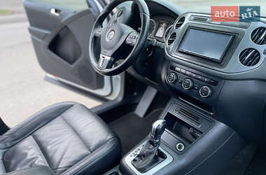 Внедорожник / Кроссовер Volkswagen Tiguan 2016 в 