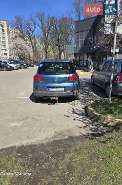 Внедорожник / Кроссовер Volkswagen Tiguan 2016 в 