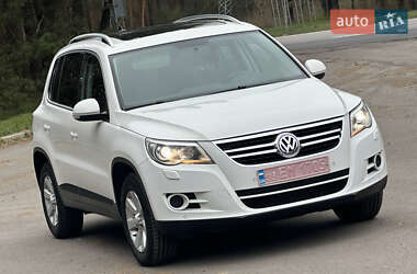 Внедорожник / Кроссовер Volkswagen Tiguan 2011 в 