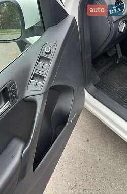 Внедорожник / Кроссовер Volkswagen Tiguan 2011 в 