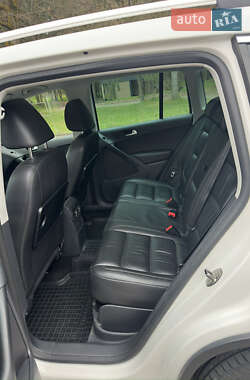 Внедорожник / Кроссовер Volkswagen Tiguan 2011 в 