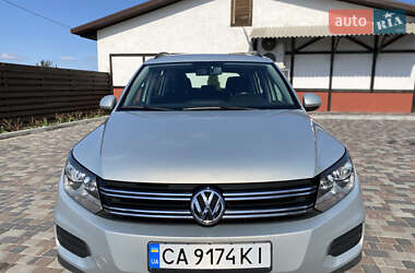 Внедорожник / Кроссовер Volkswagen Tiguan 2015 в 