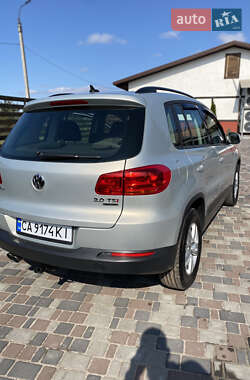 Внедорожник / Кроссовер Volkswagen Tiguan 2015 в 