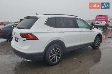 Позашляховик / Кросовер Volkswagen Tiguan 2021 в 