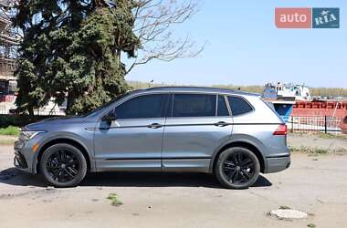 Позашляховик / Кросовер Volkswagen Tiguan 2021 в 