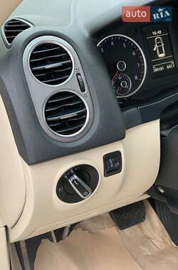 Внедорожник / Кроссовер Volkswagen Tiguan 2011 в 