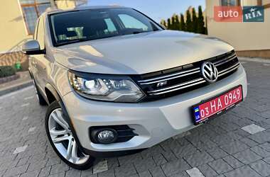 Позашляховик / Кросовер Volkswagen Tiguan 2012 в 