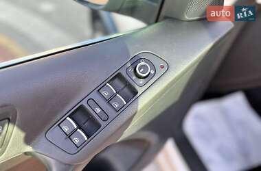 Позашляховик / Кросовер Volkswagen Tiguan 2012 в 