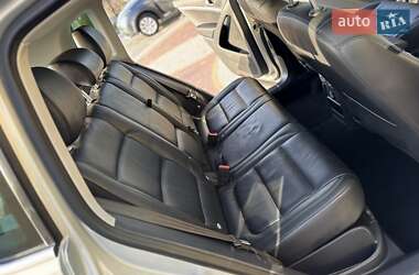 Позашляховик / Кросовер Volkswagen Tiguan 2012 в 