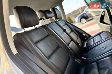 Позашляховик / Кросовер Volkswagen Tiguan 2012 в 