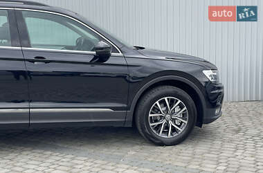Внедорожник / Кроссовер Volkswagen Tiguan 2018 в 