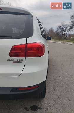 Внедорожник / Кроссовер Volkswagen Tiguan 2015 в 