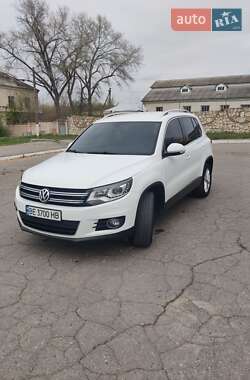 Внедорожник / Кроссовер Volkswagen Tiguan 2015 в 