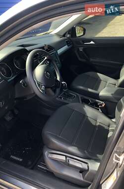 Позашляховик / Кросовер Volkswagen Tiguan 2020 в 