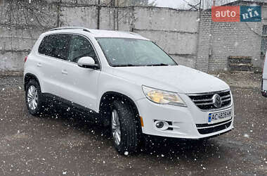 Позашляховик / Кросовер Volkswagen Tiguan 2010 в 