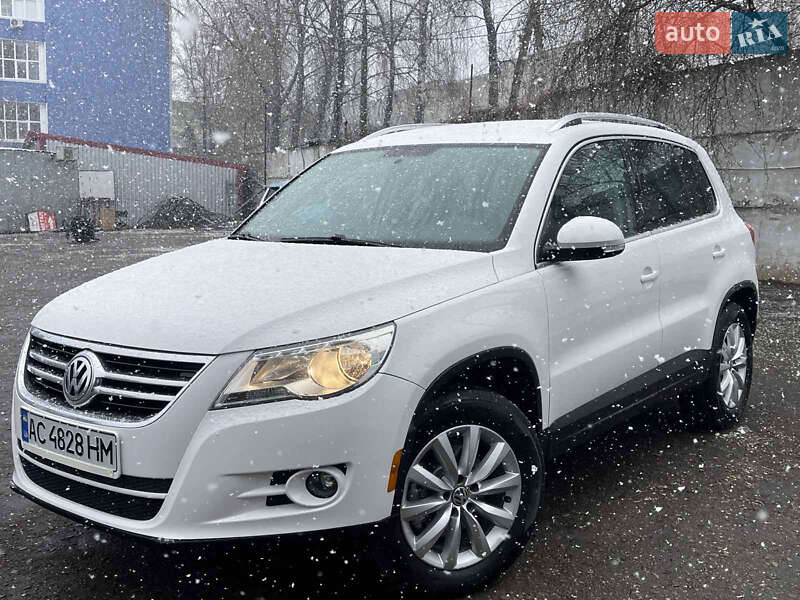 Позашляховик / Кросовер Volkswagen Tiguan 2010 в 