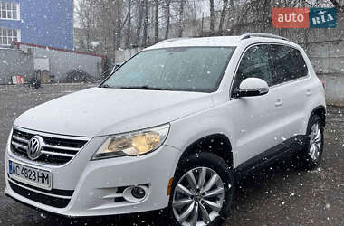 Позашляховик / Кросовер Volkswagen Tiguan 2010 в 