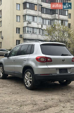 Внедорожник / Кроссовер Volkswagen Tiguan 2010 в 