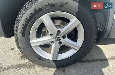Внедорожник / Кроссовер Volkswagen Tiguan 2014 в 