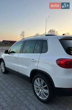 Внедорожник / Кроссовер Volkswagen Tiguan 2012 в 