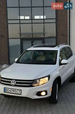 Внедорожник / Кроссовер Volkswagen Tiguan 2012 в 