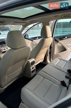 Внедорожник / Кроссовер Volkswagen Tiguan 2012 в 