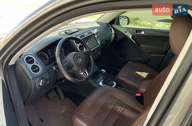 Внедорожник / Кроссовер Volkswagen Tiguan 2011 в 