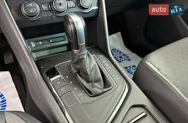 Внедорожник / Кроссовер Volkswagen Tiguan 2017 в 