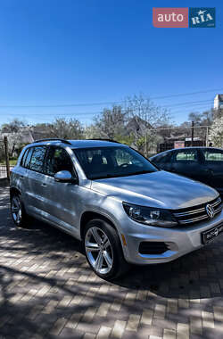 Внедорожник / Кроссовер Volkswagen Tiguan 2015 в 