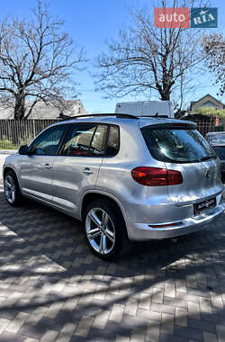 Внедорожник / Кроссовер Volkswagen Tiguan 2015 в 