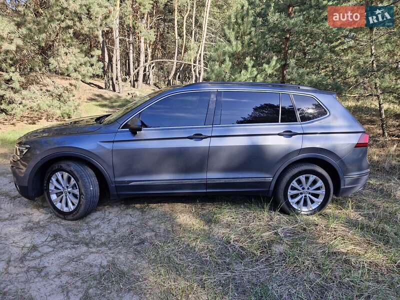 Внедорожник / Кроссовер Volkswagen Tiguan 2017 в Кременчуге