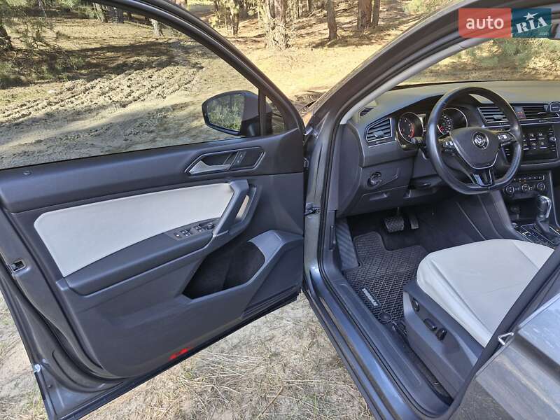 Внедорожник / Кроссовер Volkswagen Tiguan 2017 в Кременчуге