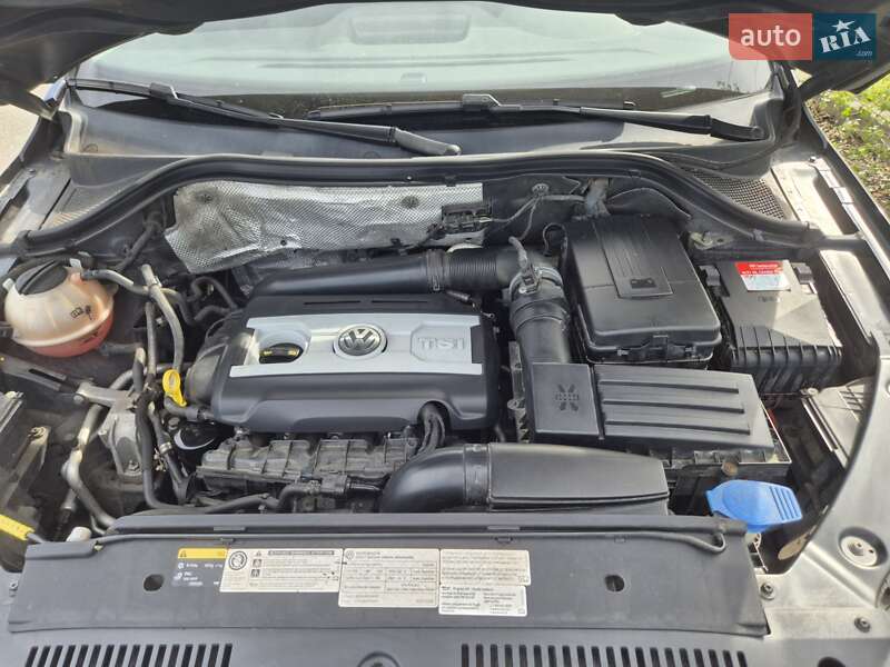 Внедорожник / Кроссовер Volkswagen Tiguan 2016 в Киеве фото 5 Внедорожник / Кроссовер Volkswagen Tiguan 2016 в Киеве