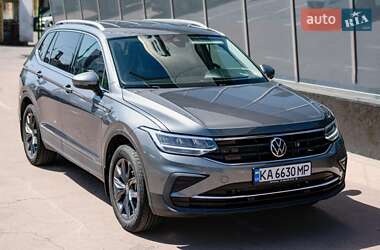 Внедорожник / Кроссовер Volkswagen Tiguan 2021 в 
