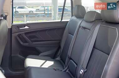 Внедорожник / Кроссовер Volkswagen Tiguan 2021 в 