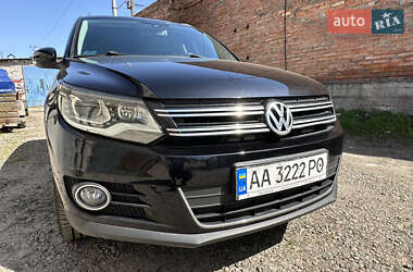 Внедорожник / Кроссовер Volkswagen Tiguan 2013 в 