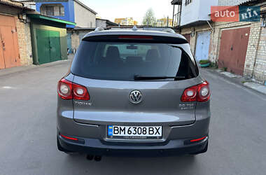 Внедорожник / Кроссовер Volkswagen Tiguan 2010 в 